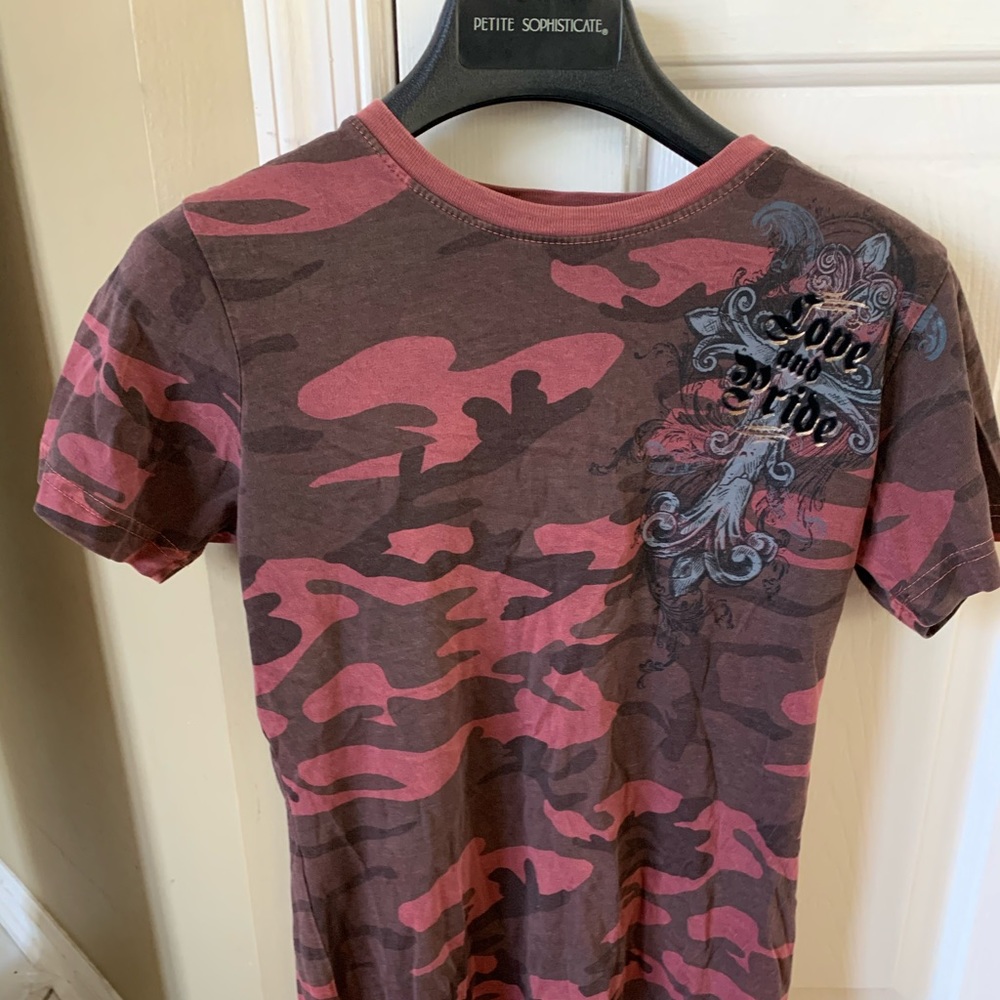 Sinful camo tee. Size med runs small
